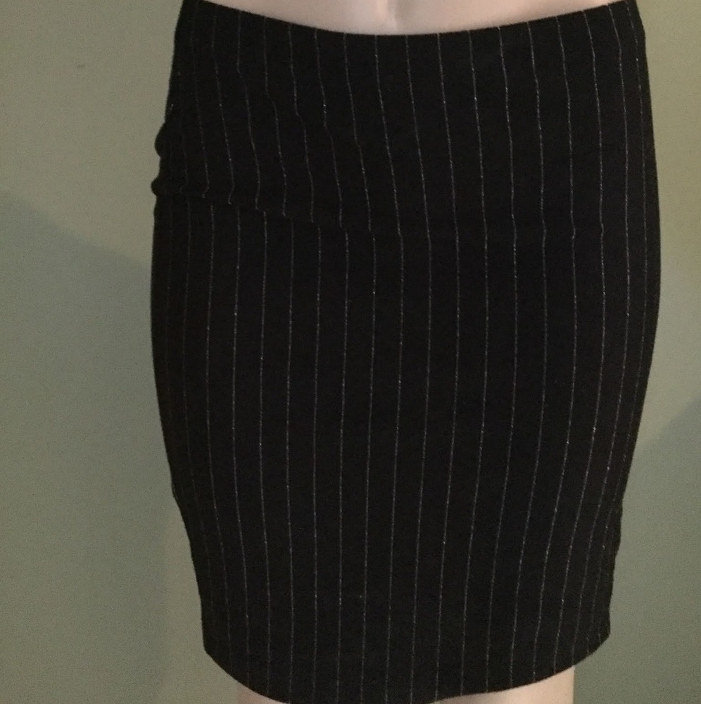 Black stripped skirt
